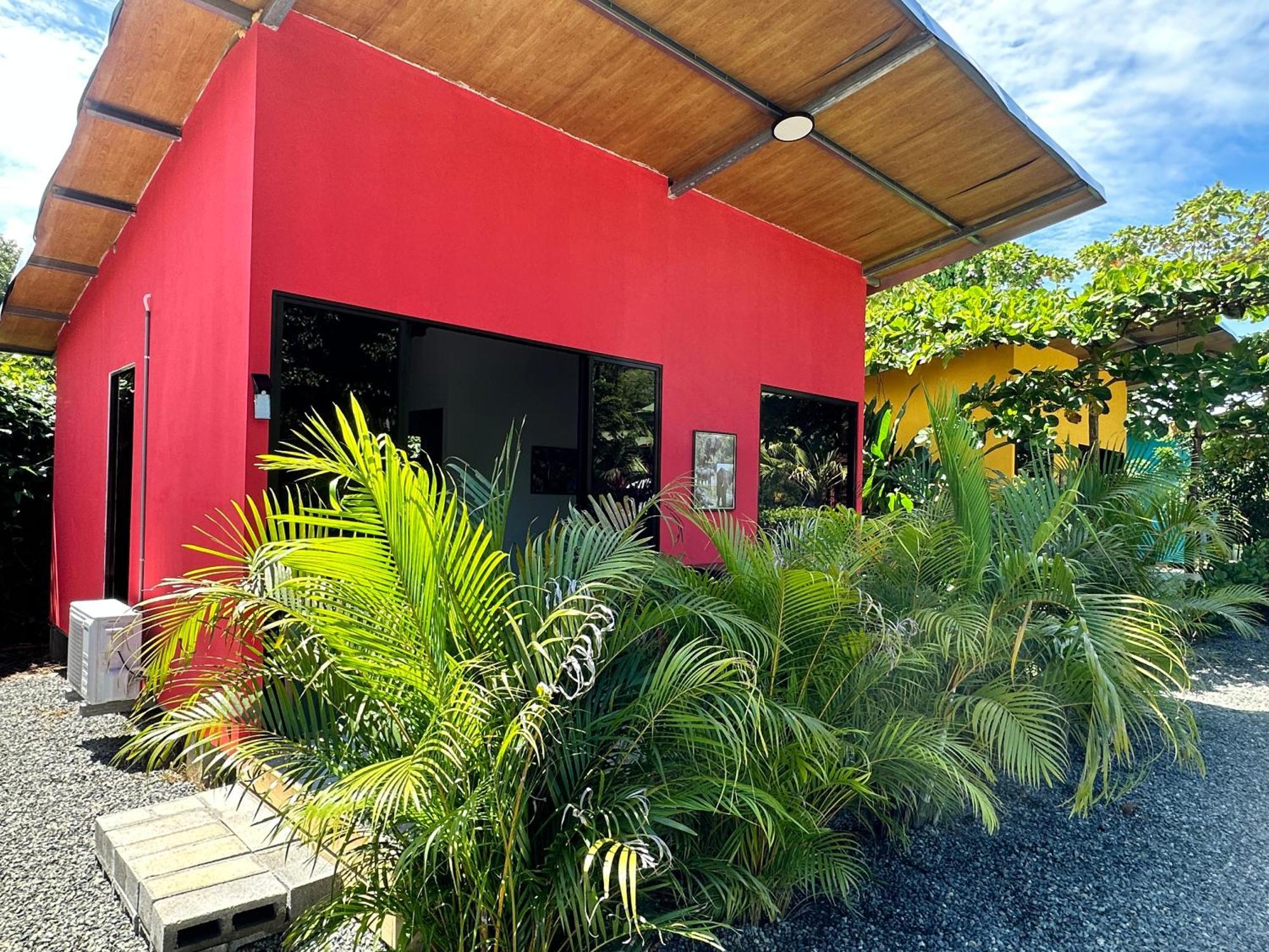 Uvita Oasis Retreat With Villa Cabins And Apartment Exterior photo