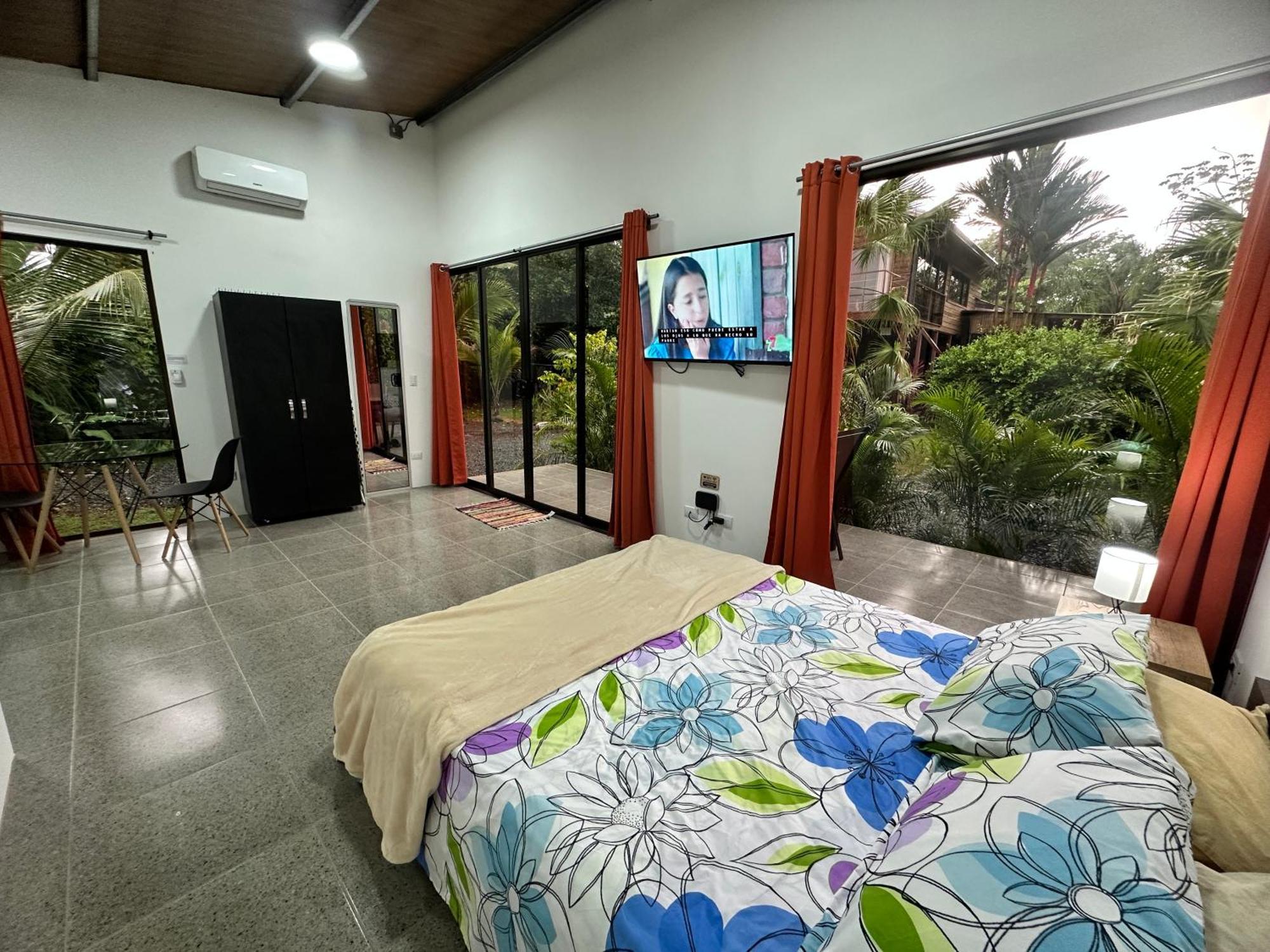 Uvita Oasis Retreat With Villa Cabins And Apartment Exterior photo