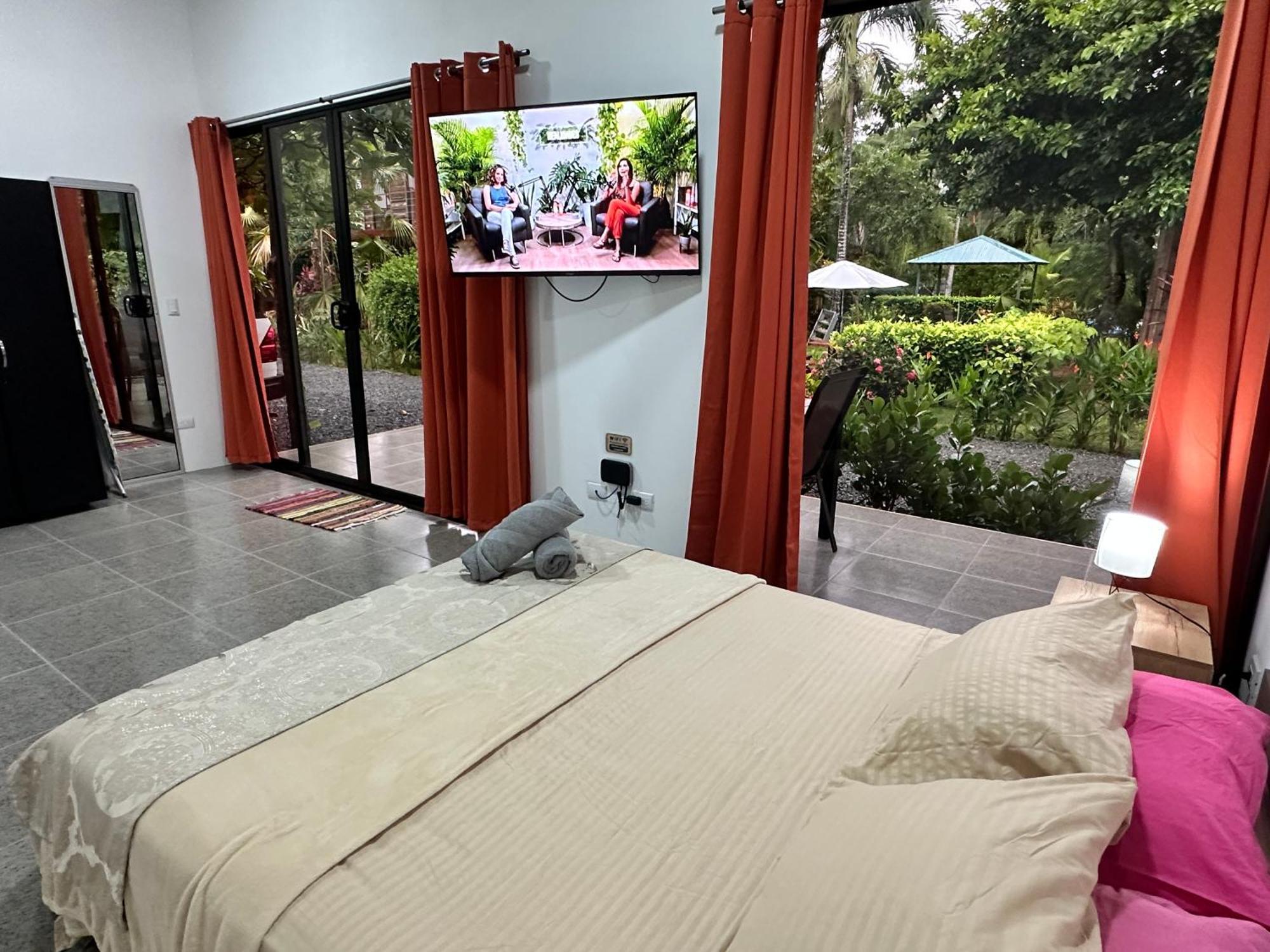 Uvita Oasis Retreat With Villa Cabins And Apartment Exterior photo
