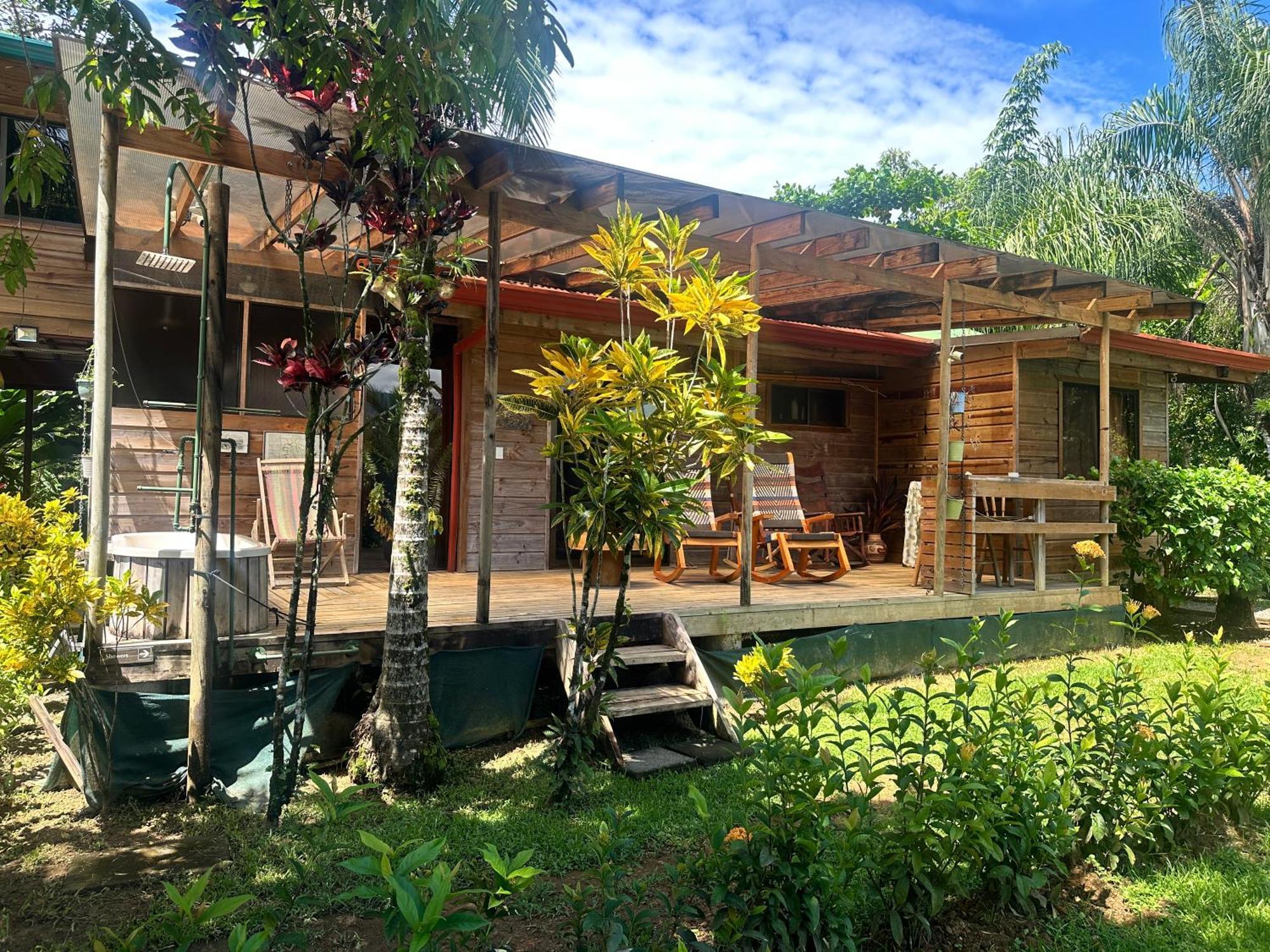 Uvita Oasis Retreat With Villa Cabins And Apartment Exterior photo